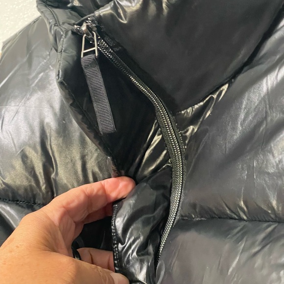 Vuori Women's Hudson Black Puffer Vest - Size M - Picture 7 of 8